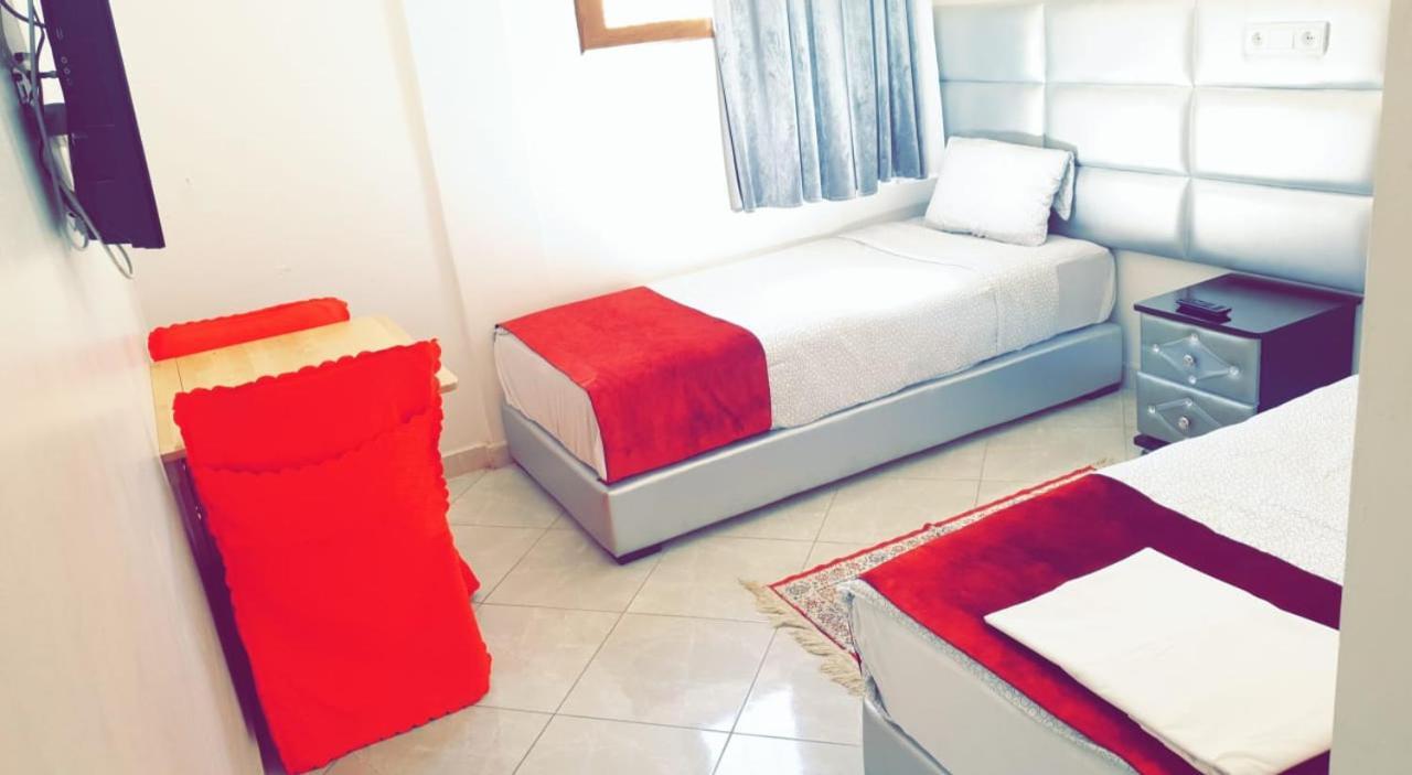 Hotel Soukina Дакла Екстериор снимка